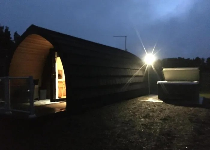 Owls Retreat Glamping Pod With Hot Tub