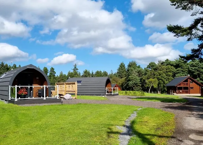 Owls Retreat Glamping Pod With Hot Tub
