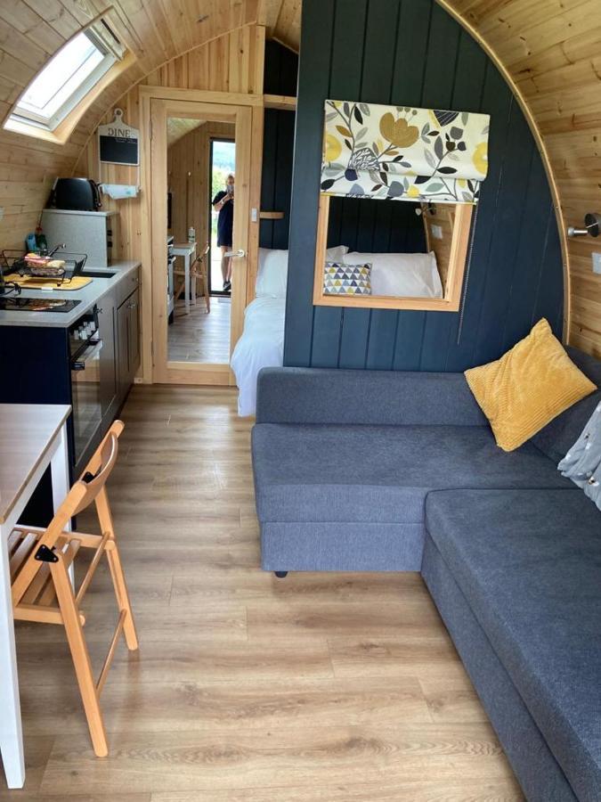 Luxury tent Owls Retreat Glamping Pod With Hot Tub