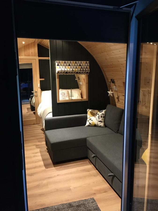 Owls Retreat Glamping Pod With Hot Tub Luxury tent